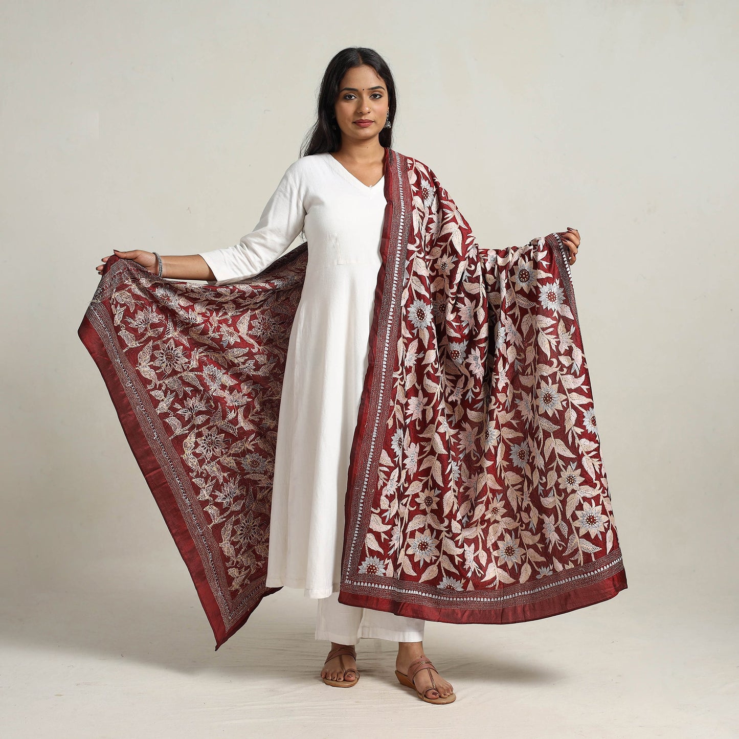 Buy Hand Embroidered Bengal Kantha Work Dupatta Online