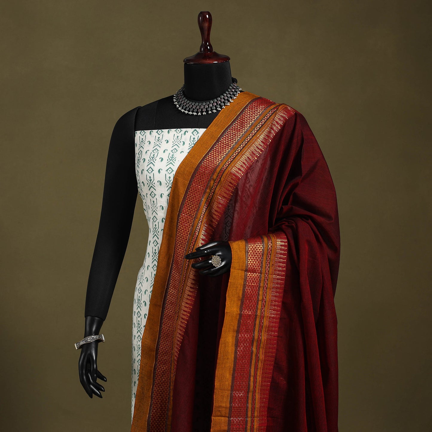 Maroon - dharwad cotton dupatta with zari border 03