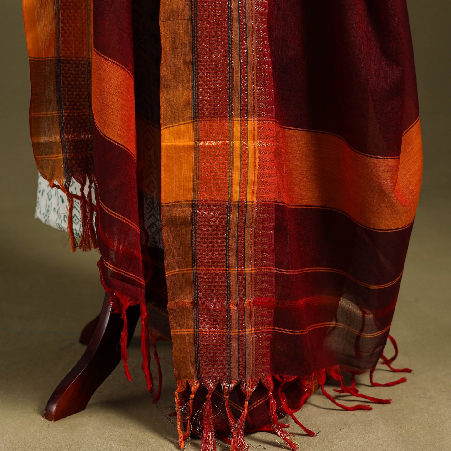 Maroon - dharwad cotton dupatta with zari border 03