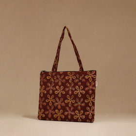 Handcrafted quilted handbag 02