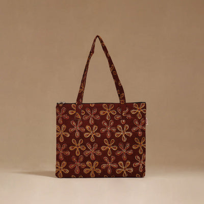Handcrafted quilted handbag 02