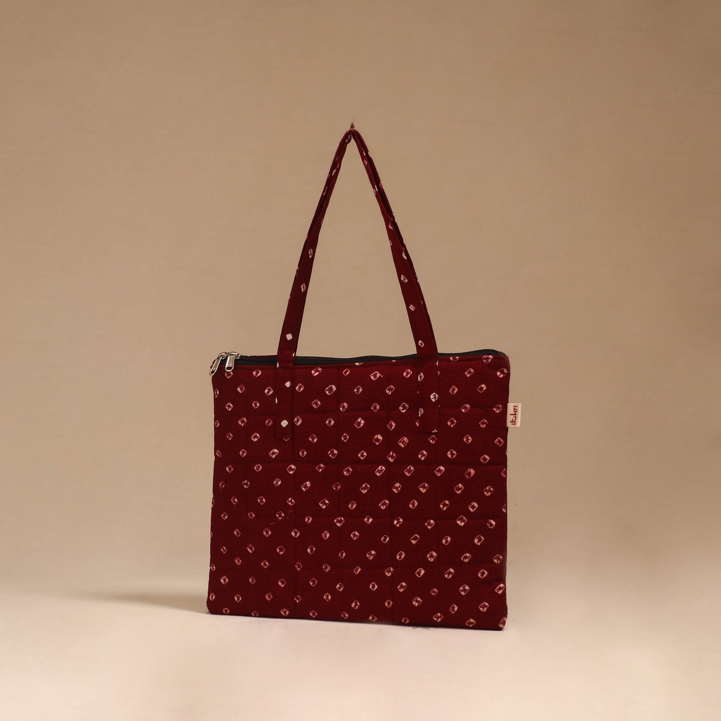 Handcrafted quilted handbag 04
