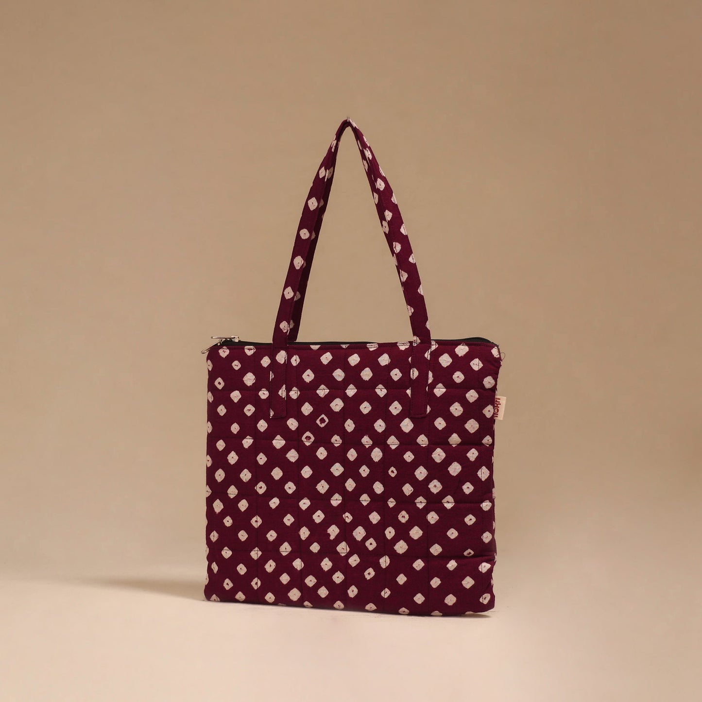 Handcrafted quilted handbag 05