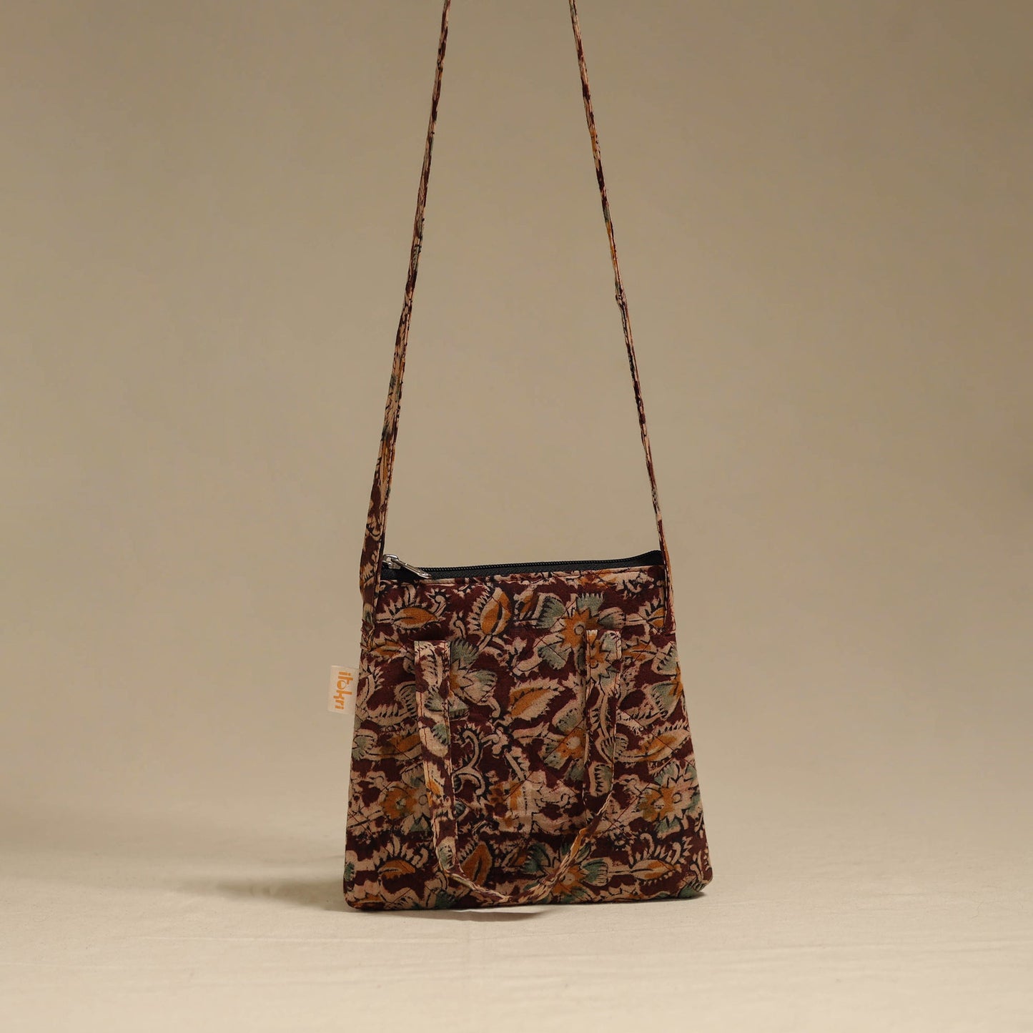Handcrafted quilted sling bag 02