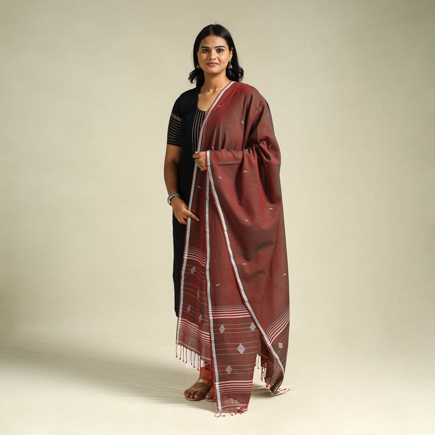Maroon - handloom cotton bengal jamdani dupatta 10
