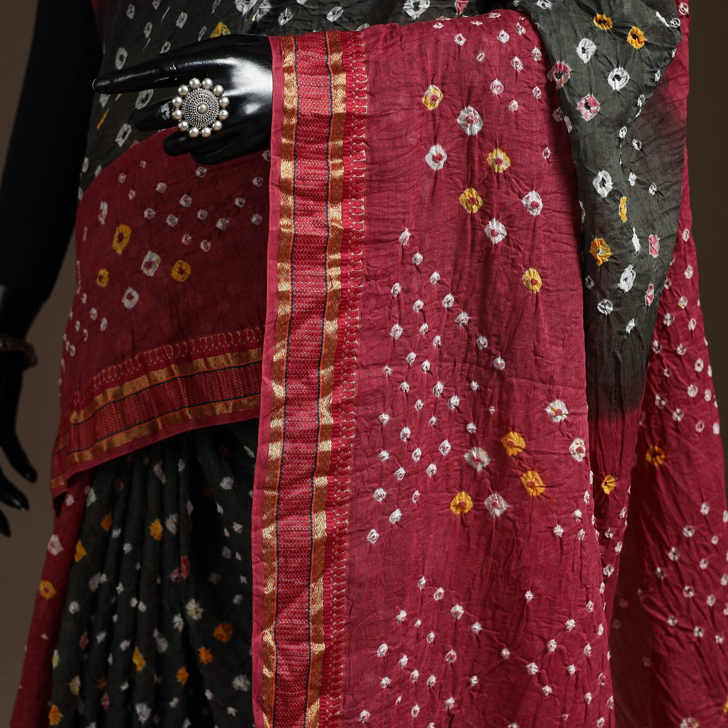 Kutch tie-dye cotton bandhani saree with blouse piece 15