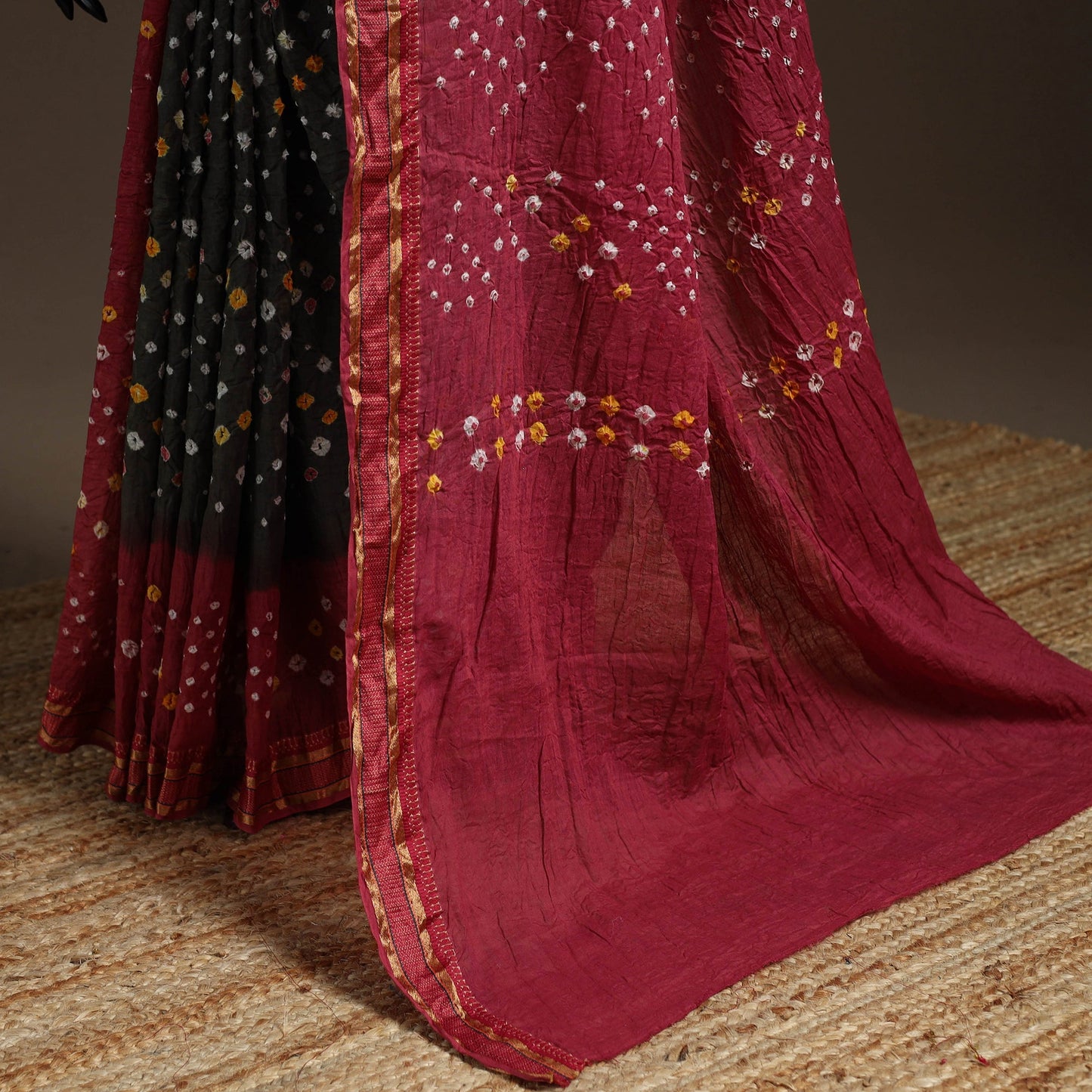 Kutch tie-dye cotton bandhani saree with blouse piece 15