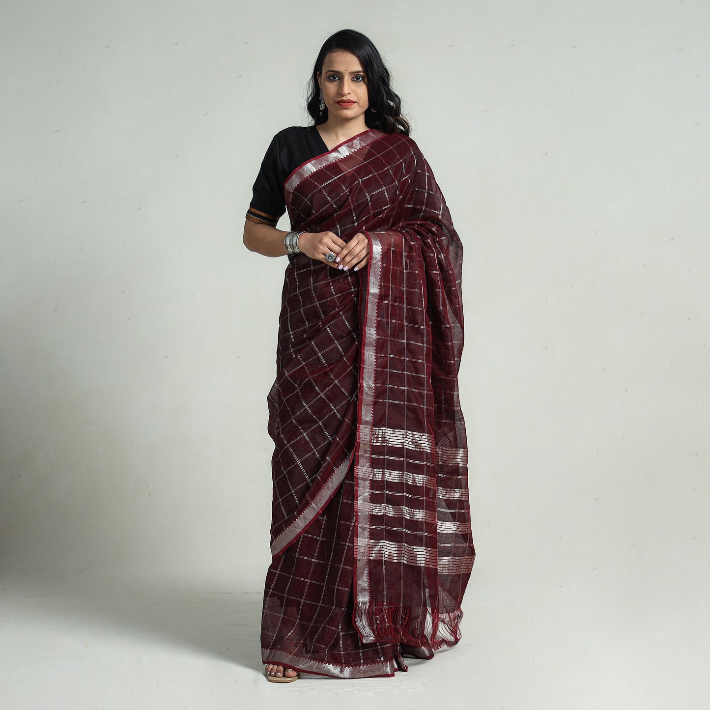 Buy Mangalagiri Handloom Silk Cotton Check Saree with Zari Border Online at iTokri.com