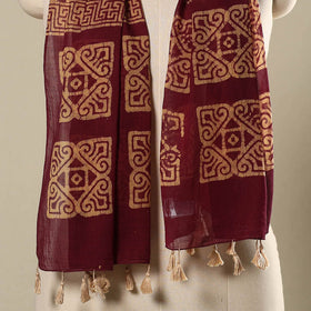 Buy Maroon Mul Cotton Hand Batik Print Stole with Tassels