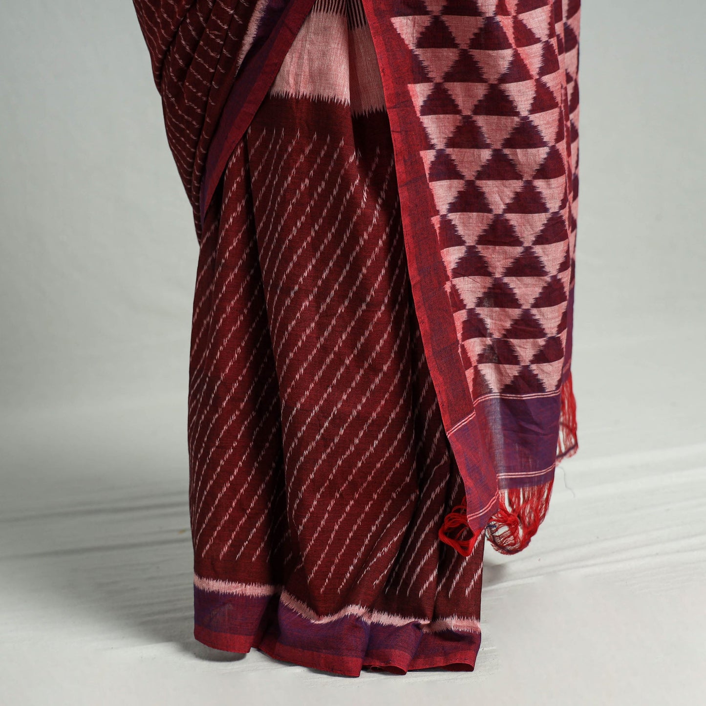  Pochampally Ikat Weave Handloom Cotton Saree 21 Online at iTokri.com