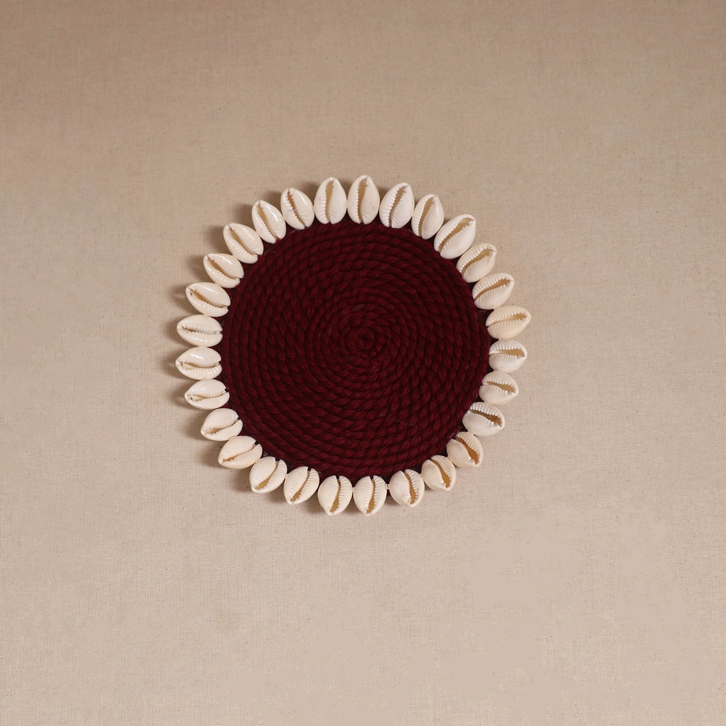 Shell work handcrafted thread coaster 04