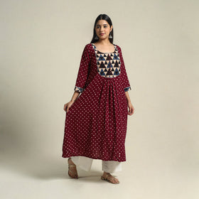 Buy Maroon Tie-dye Cotton Patchwork A-Line Bandhani Kurta for Women