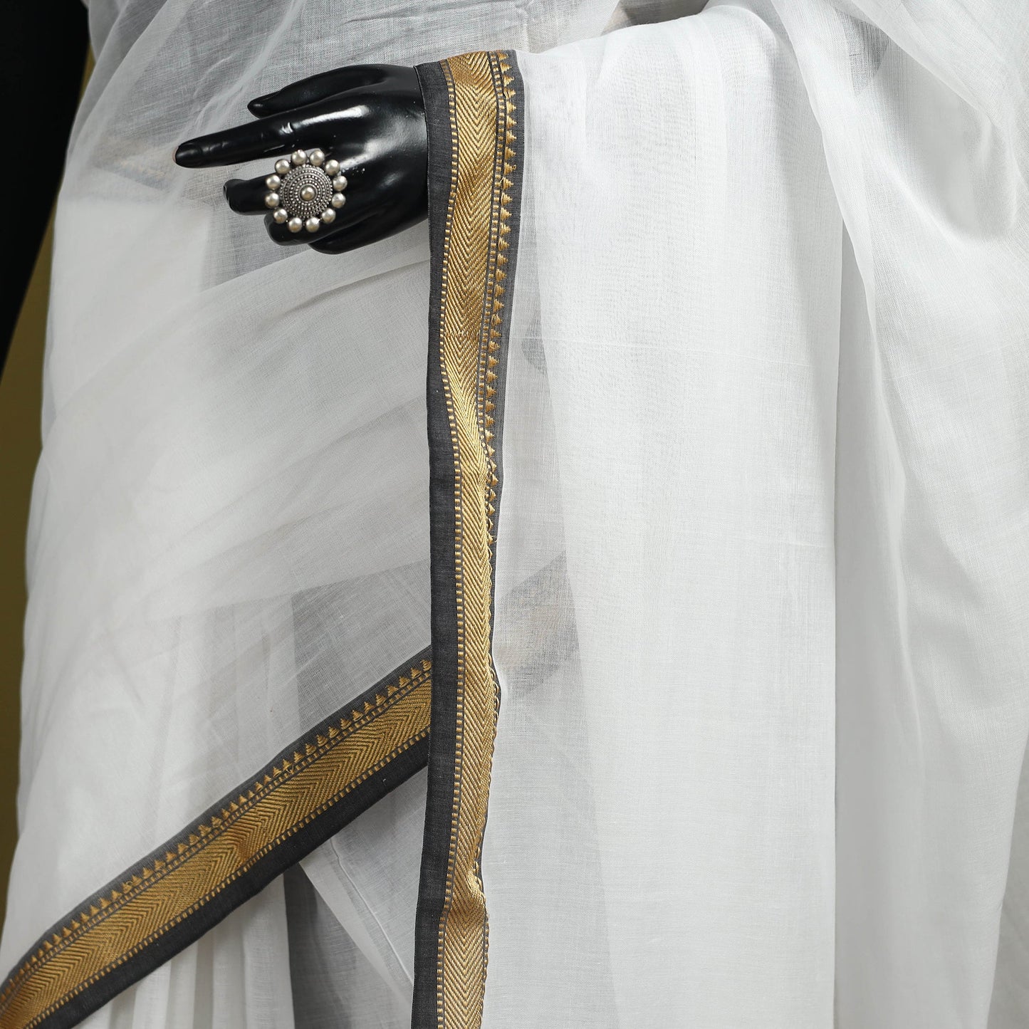 Mercerised cotton dharwad saree with thread border 15