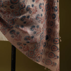 Merino wool natural dyed handwoven hand shawl 02