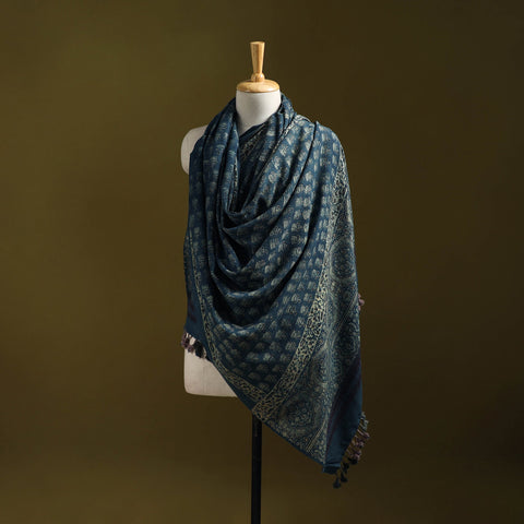 Merino wool natural dyed handwoven hand shawl 03