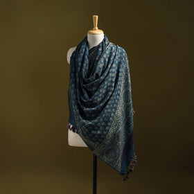 Merino wool natural dyed handwoven hand shawl 03