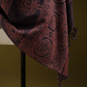 Merino wool natural dyed handwoven hand shawl 04