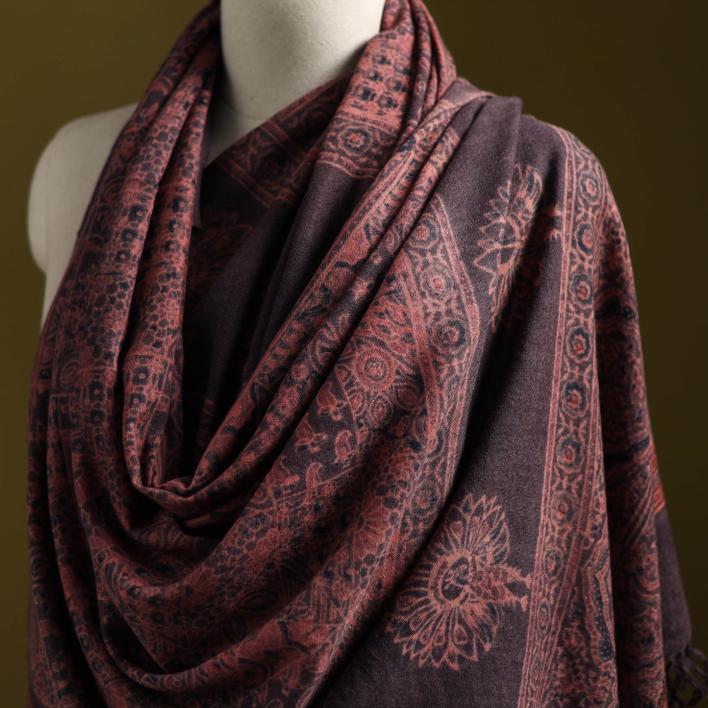 Merino wool natural dyed handwoven hand shawl 04