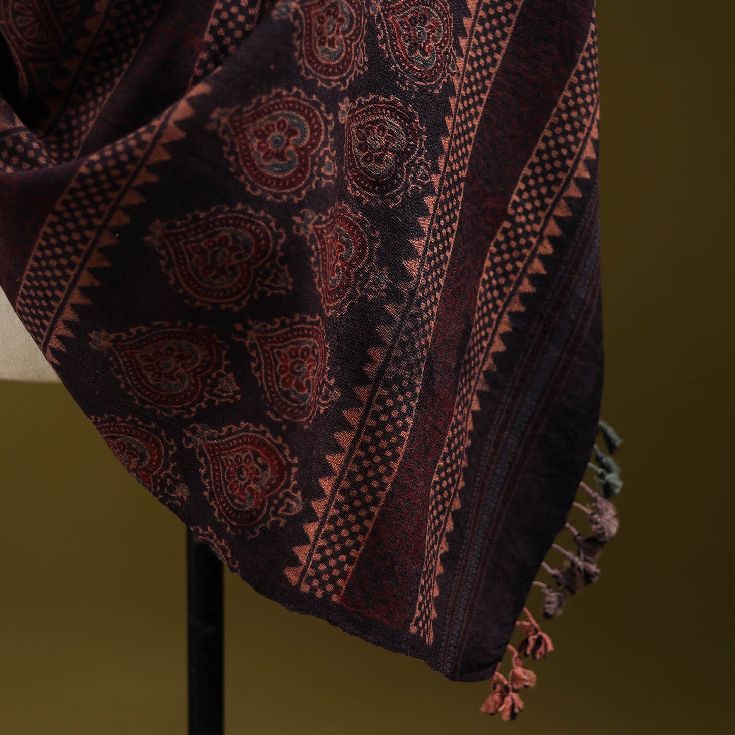 Merino wool natural dyed handwoven hand shawl 05