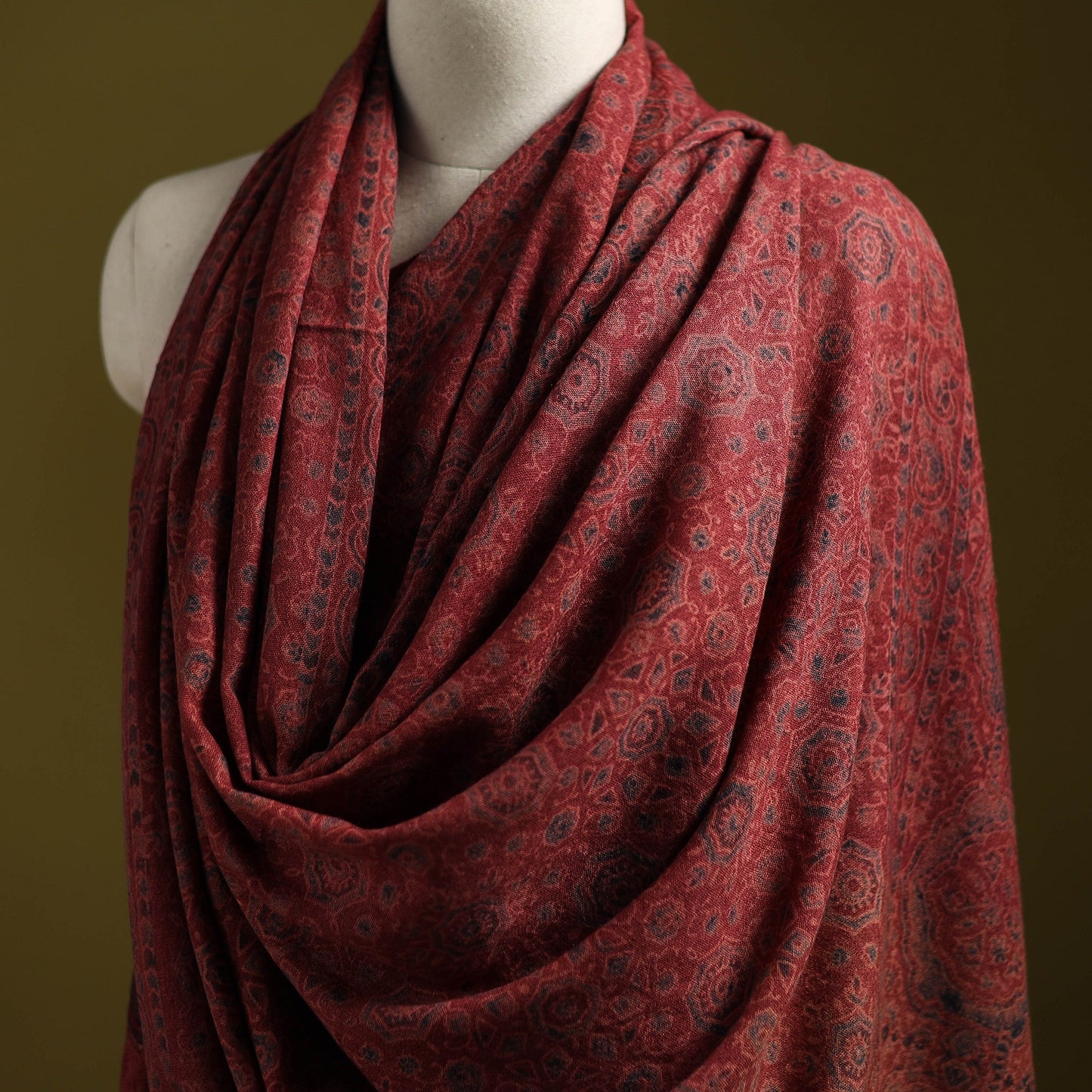 Merino wool natural dyed handwoven hand shawl 06