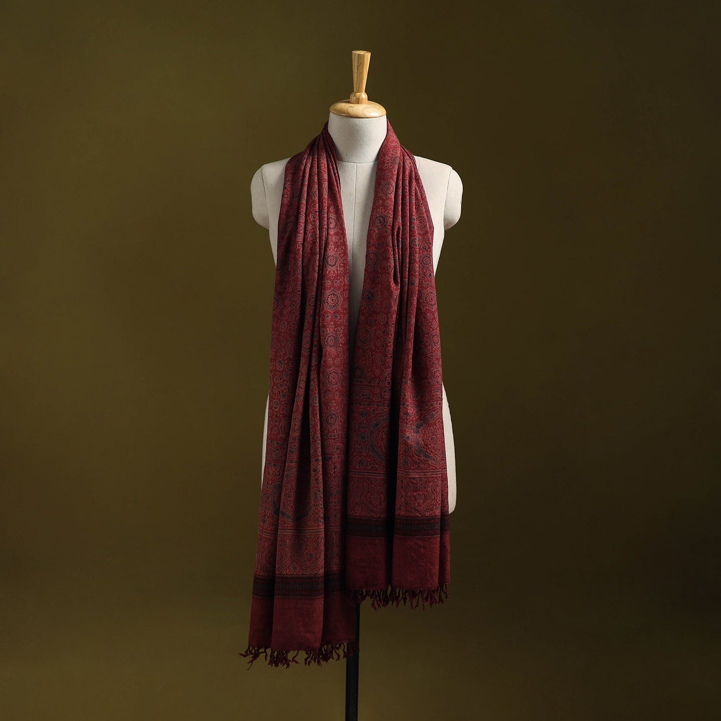 Merino wool natural dyed handwoven hand shawl 06