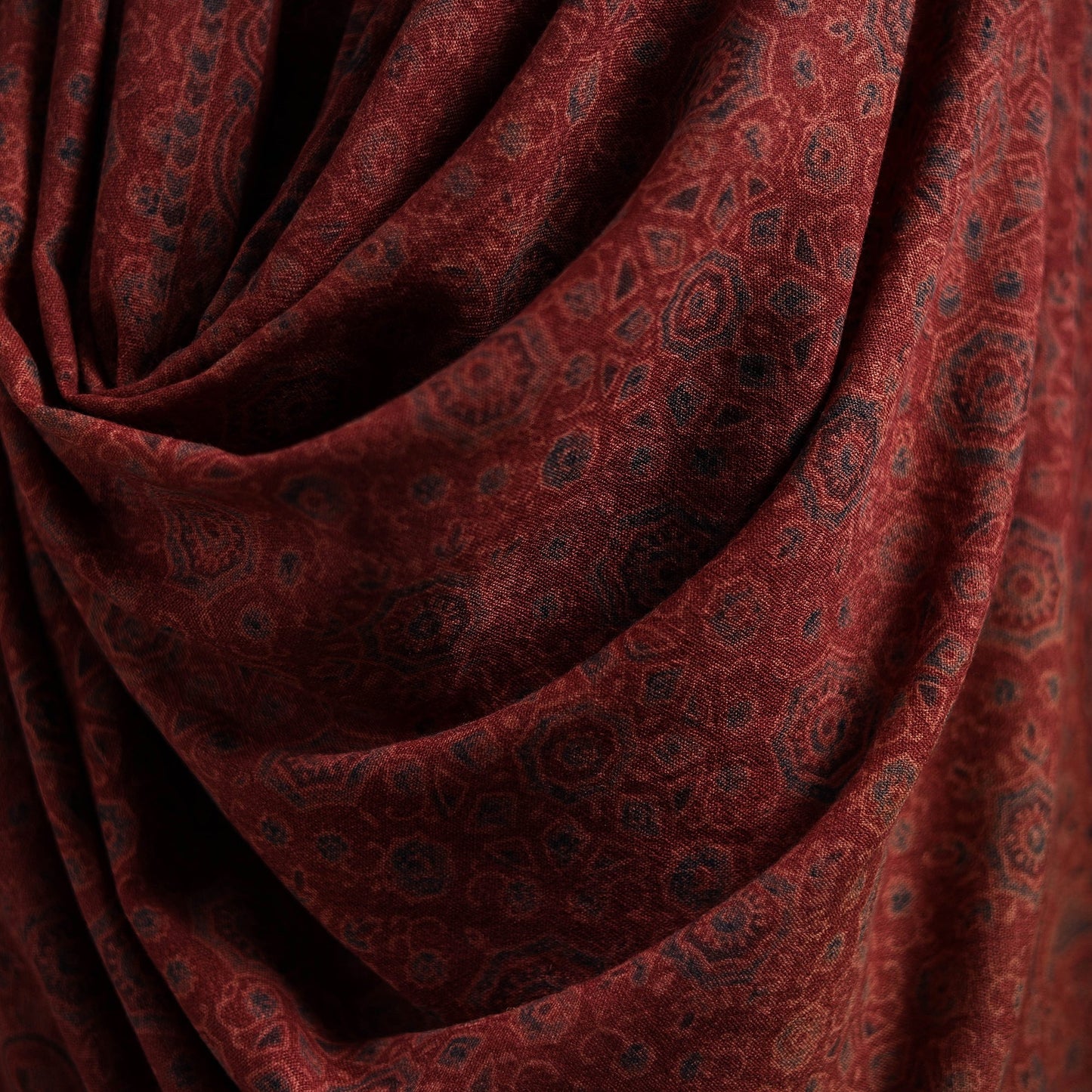 Merino wool natural dyed handwoven hand shawl 06