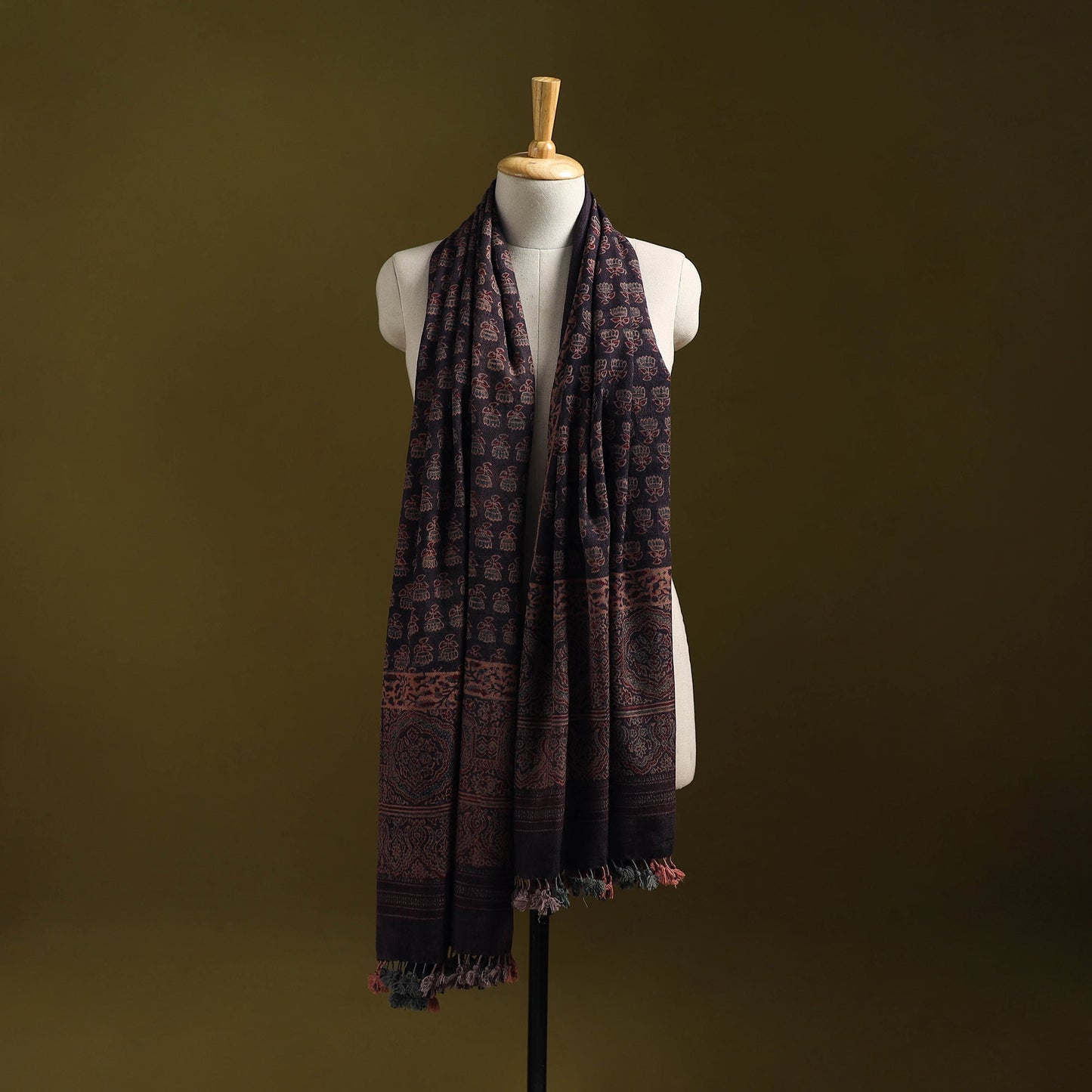 Merino wool natural dyed handwoven hand shawl 07