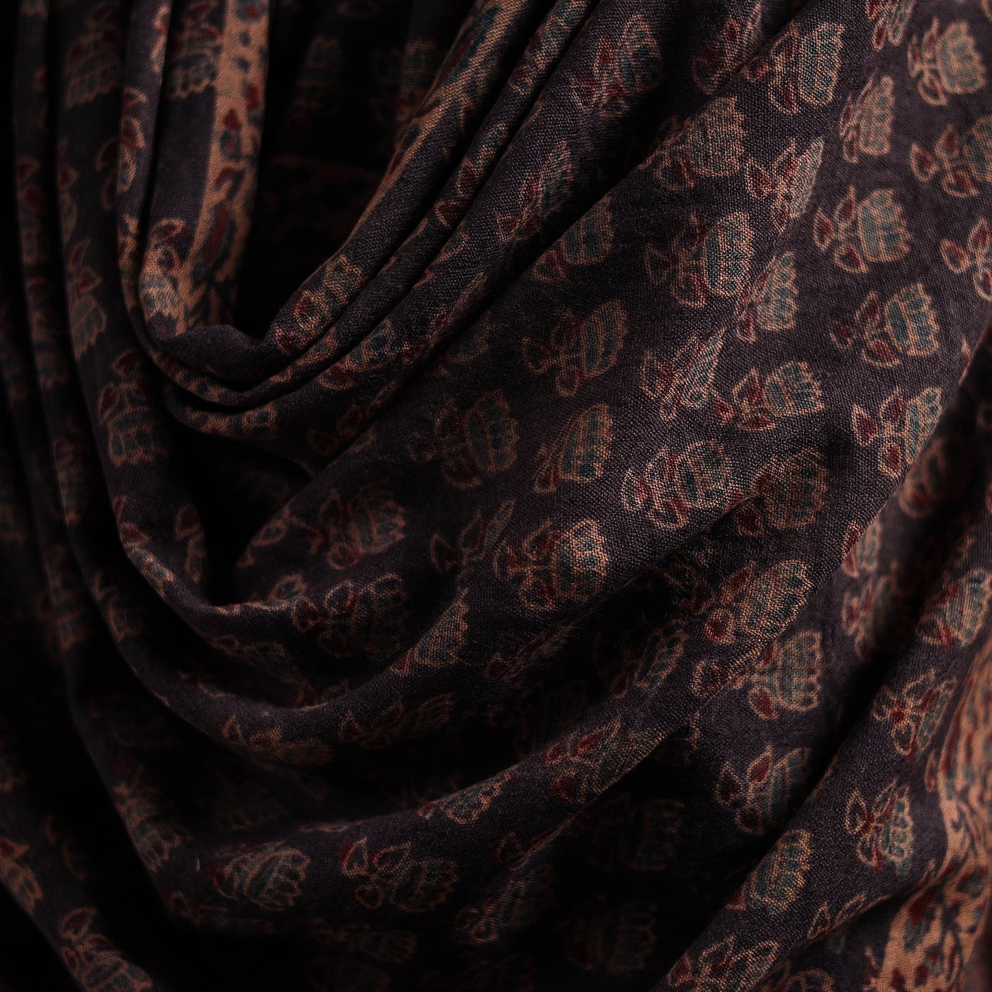 Merino wool natural dyed handwoven hand shawl 07