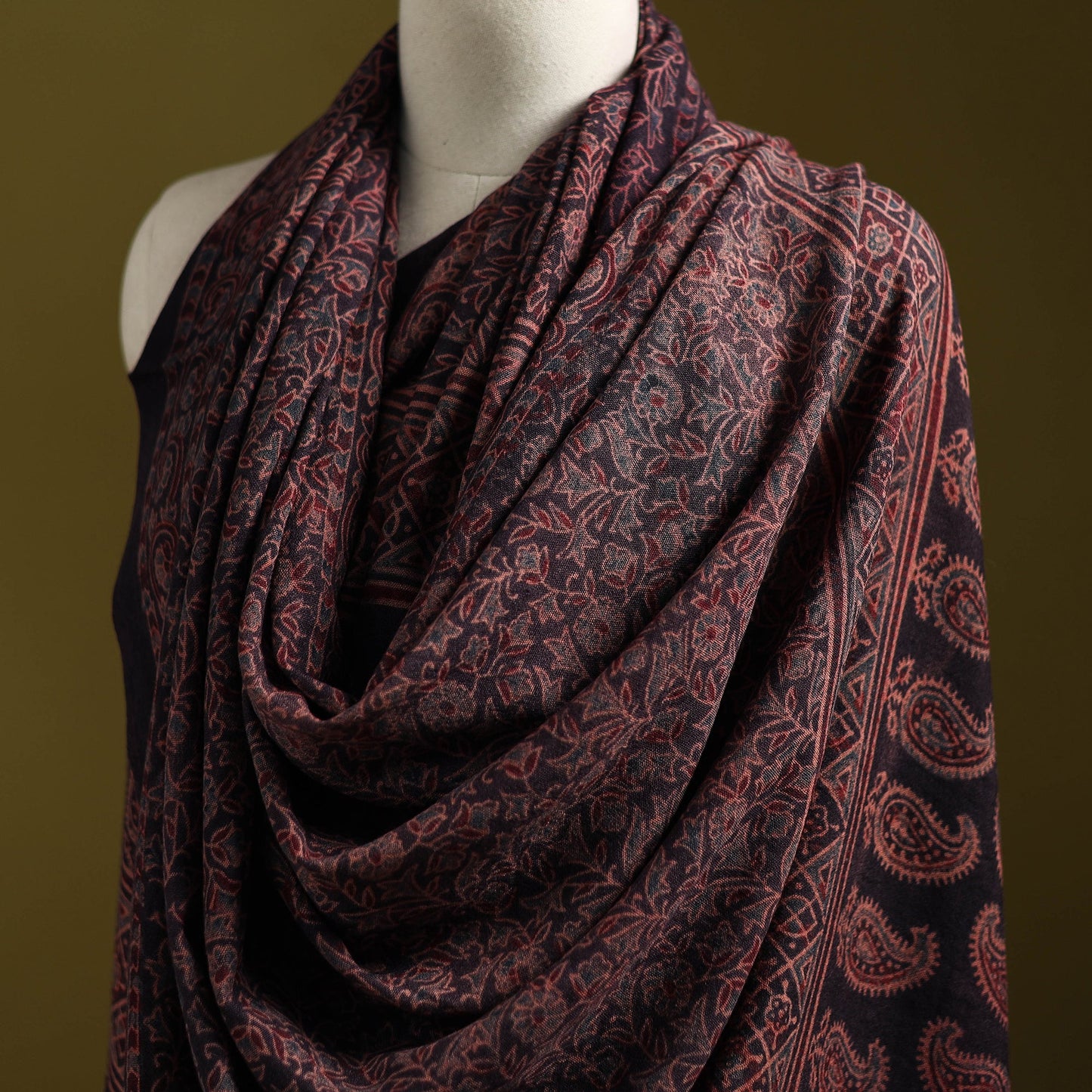 Merino wool natural dyed handwoven hand shawl 08