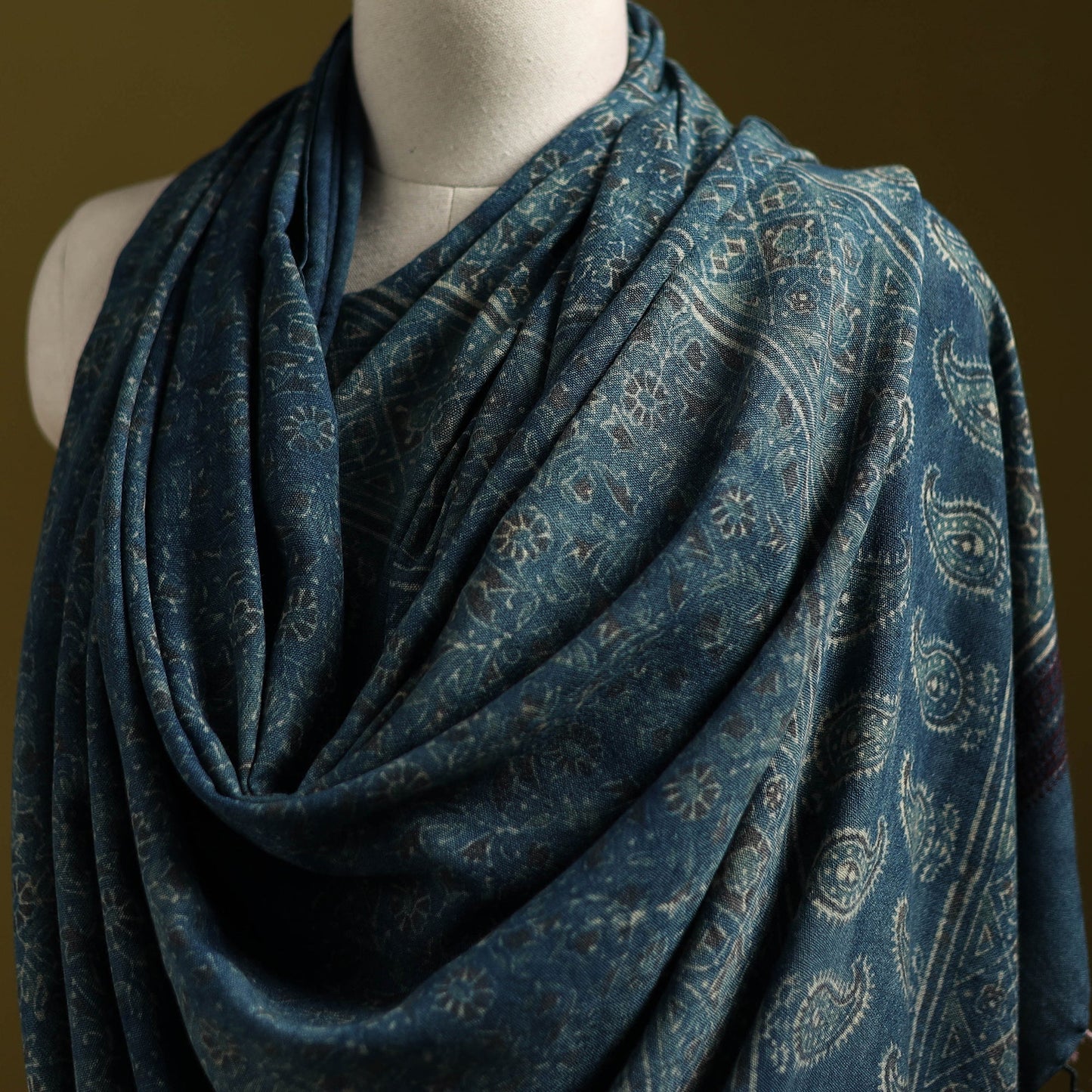Merino wool natural dyed handwoven hand shawl 12