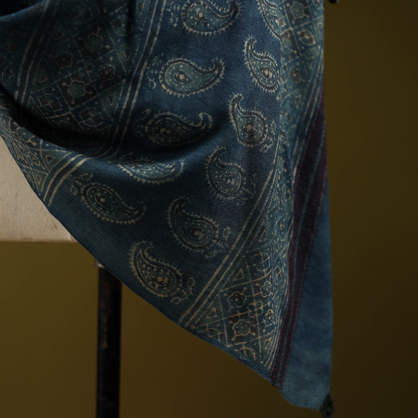 Merino wool natural dyed handwoven hand shawl 12