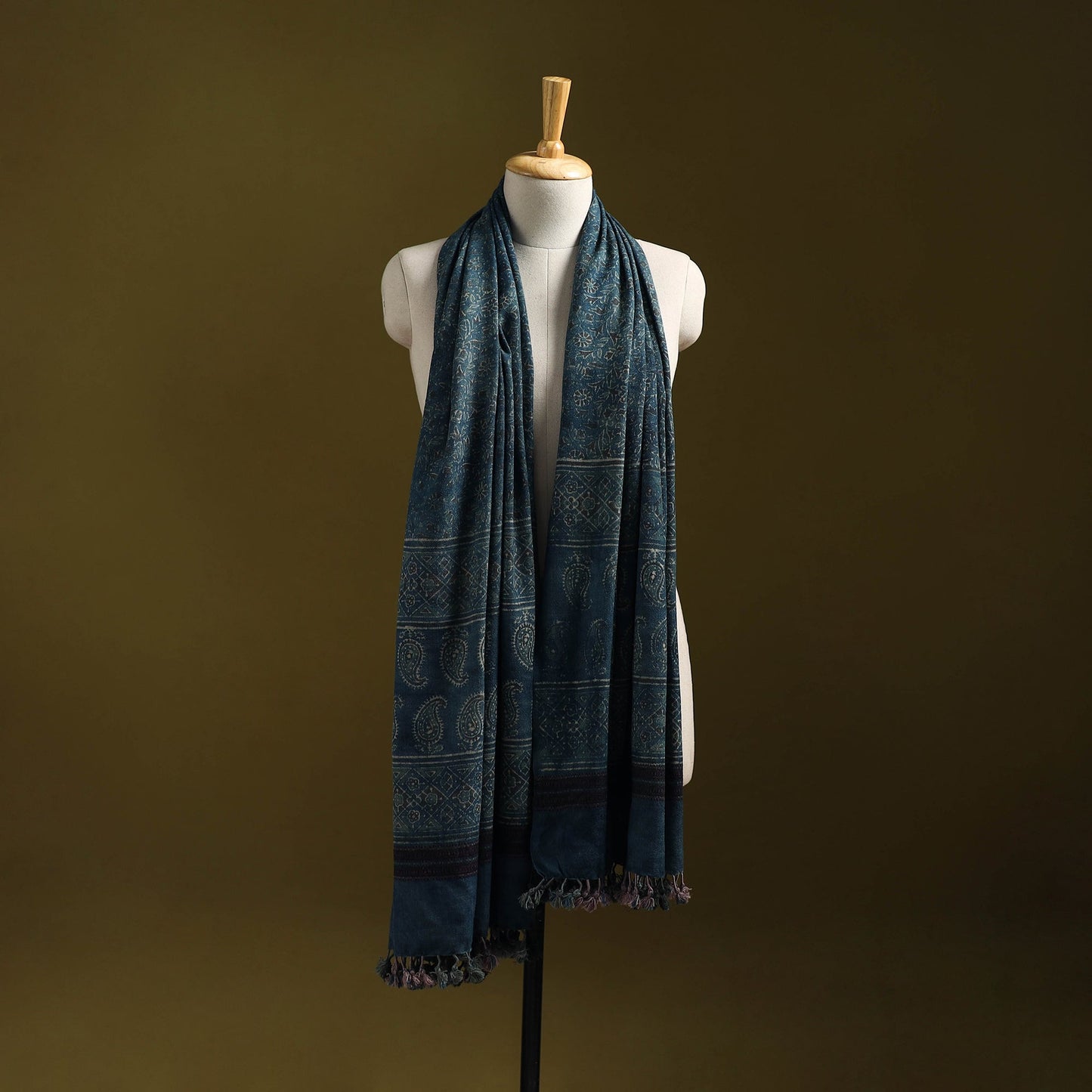 Merino wool natural dyed handwoven hand shawl 12