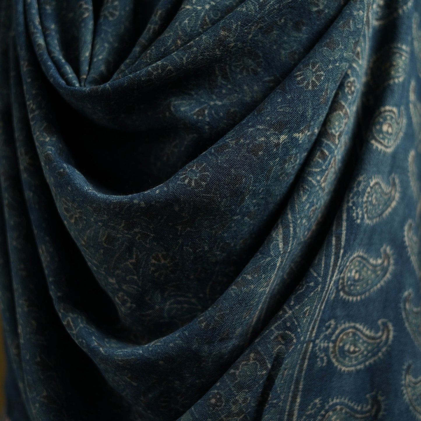 Merino wool natural dyed handwoven hand shawl 12