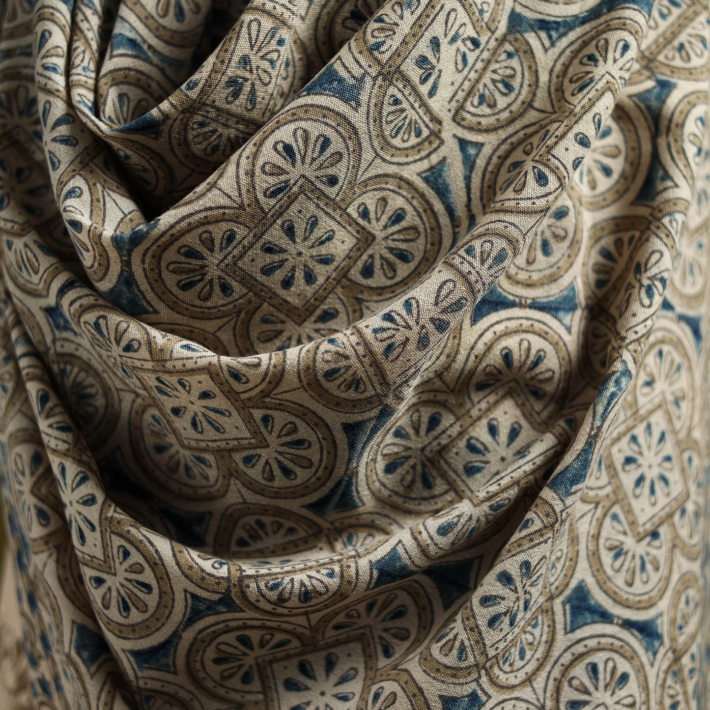 Merino wool natural dyed handwoven hand shawl 14