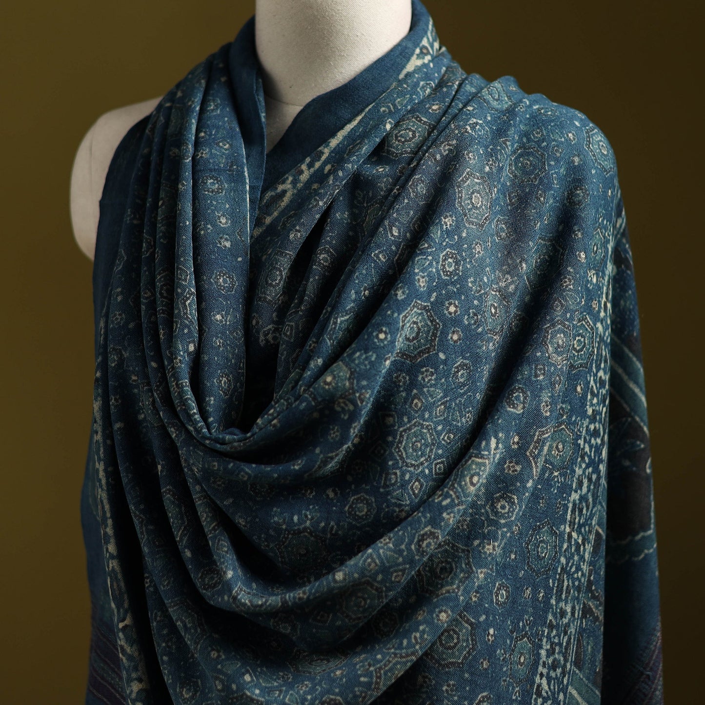 Merino wool natural dyed handwoven hand shawl 16