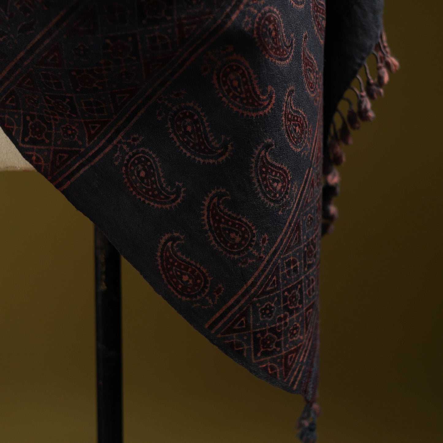 Merino wool natural dyed handwoven hand shawl 18