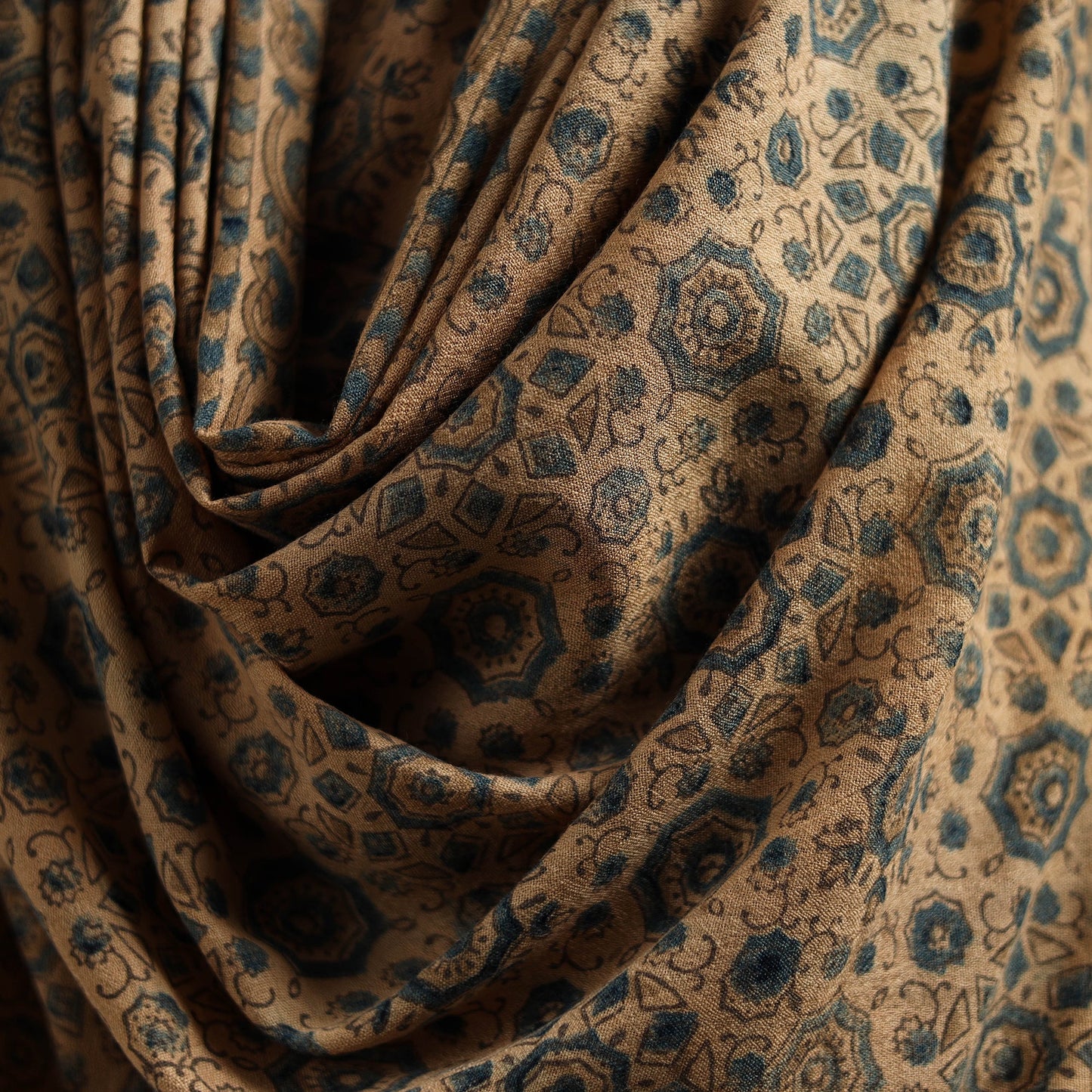 Merino wool natural dyed handwoven hand shawl 23