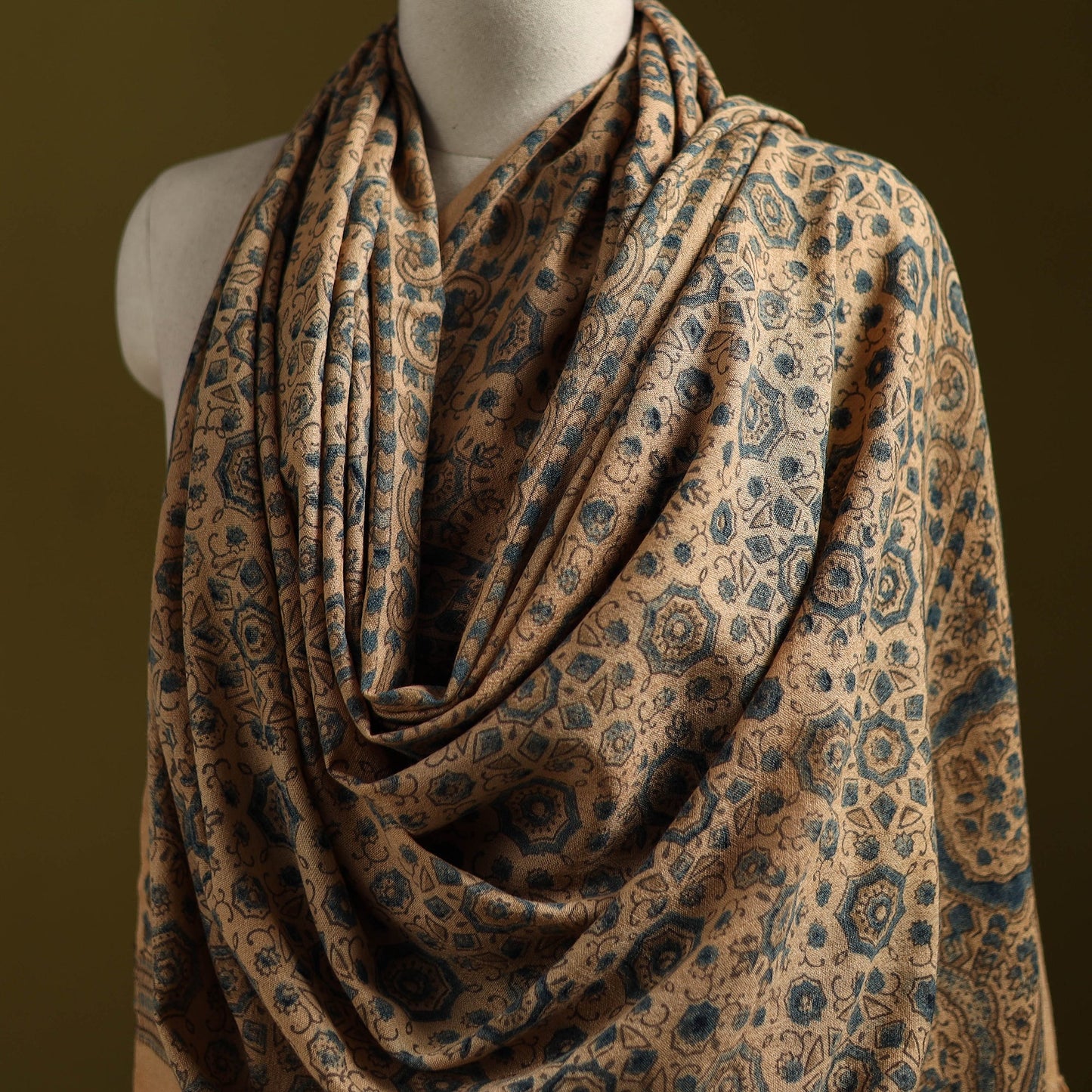 Merino wool natural dyed handwoven hand shawl 23