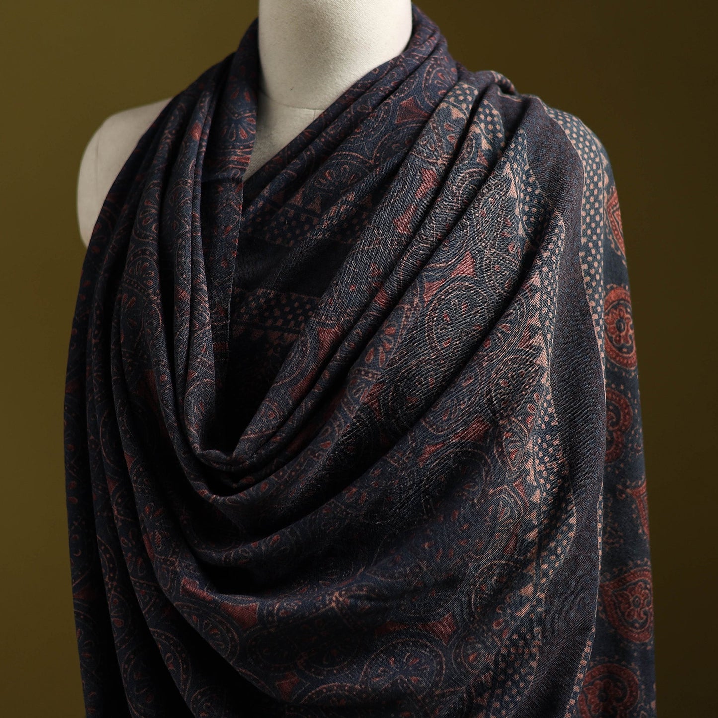 Merino wool natural dyed handwoven hand shawl 25