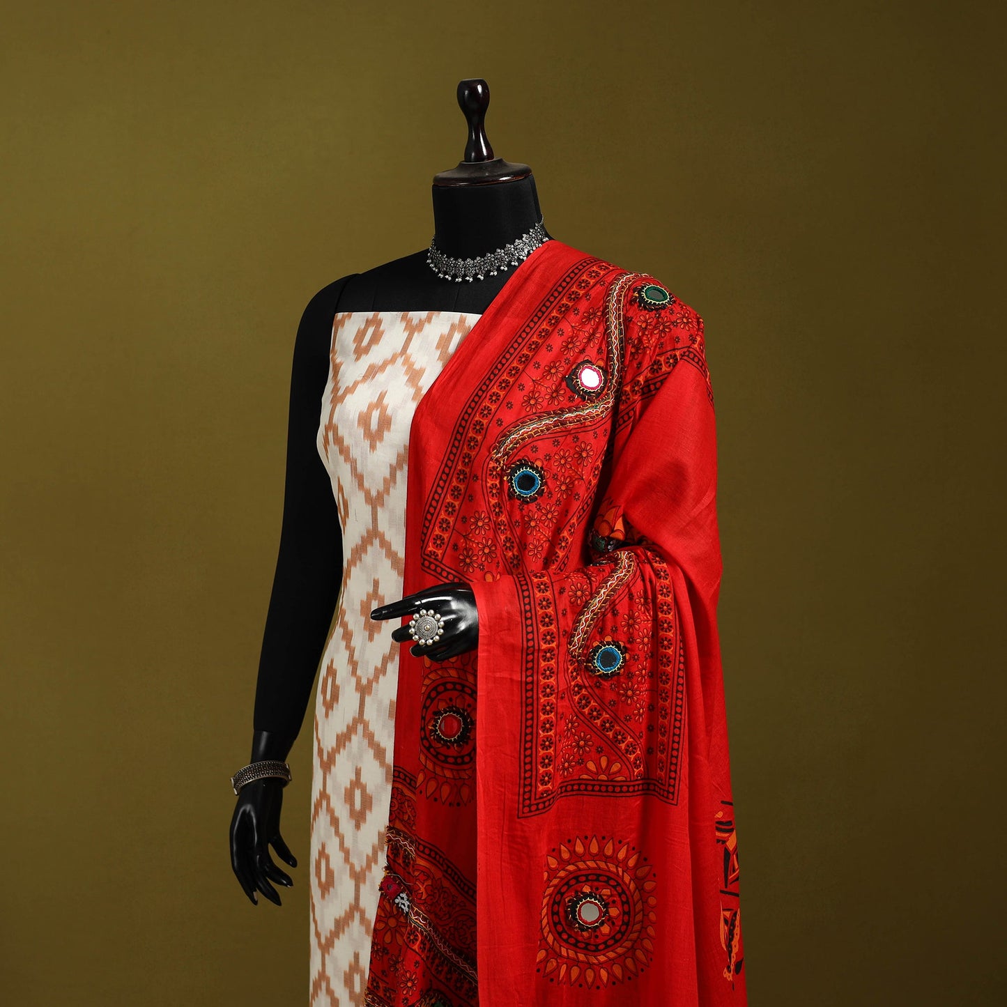 Mirror work printed cotton kutch hand embroidery dupatta 02