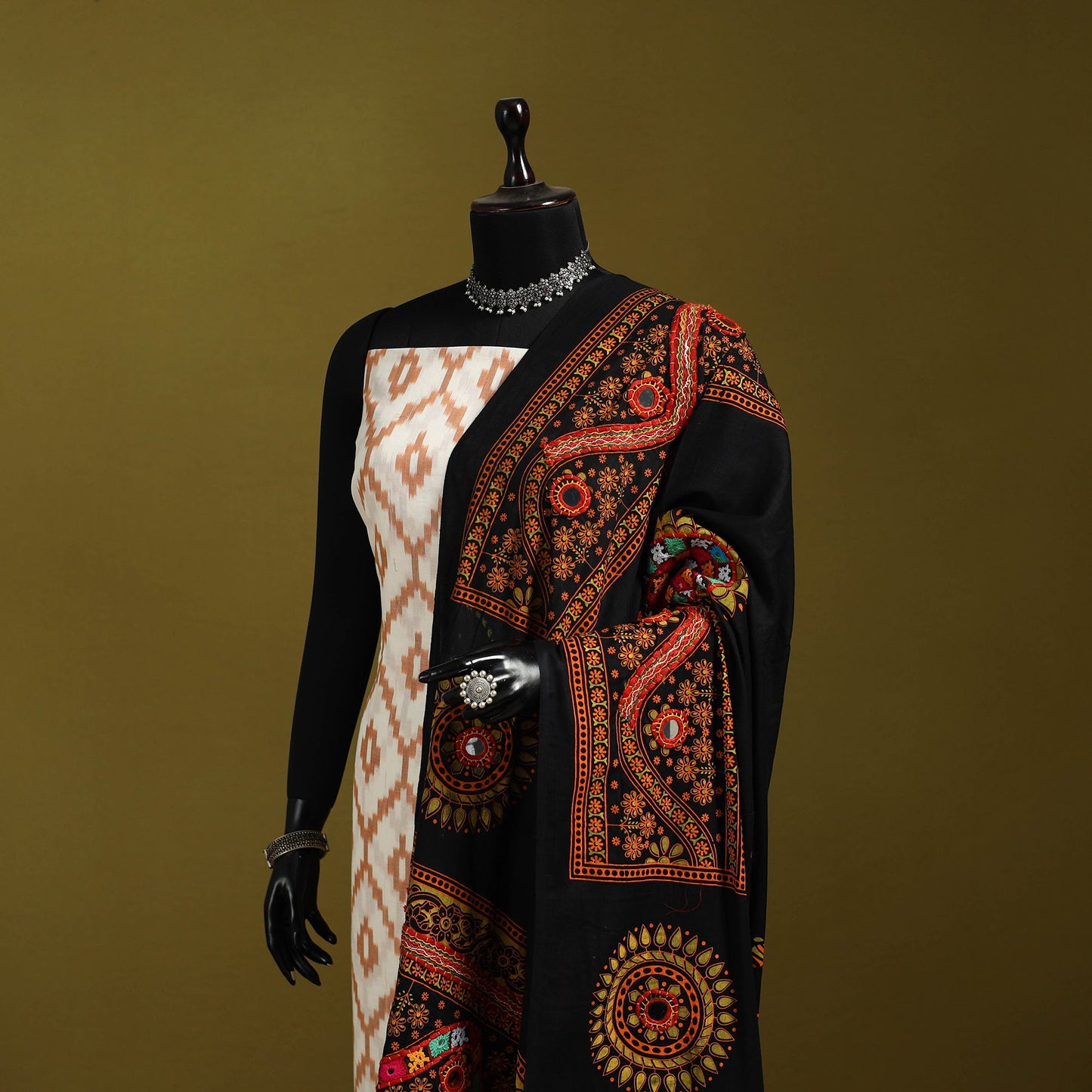 Mirror work printed cotton kutch hand embroidery dupatta 04