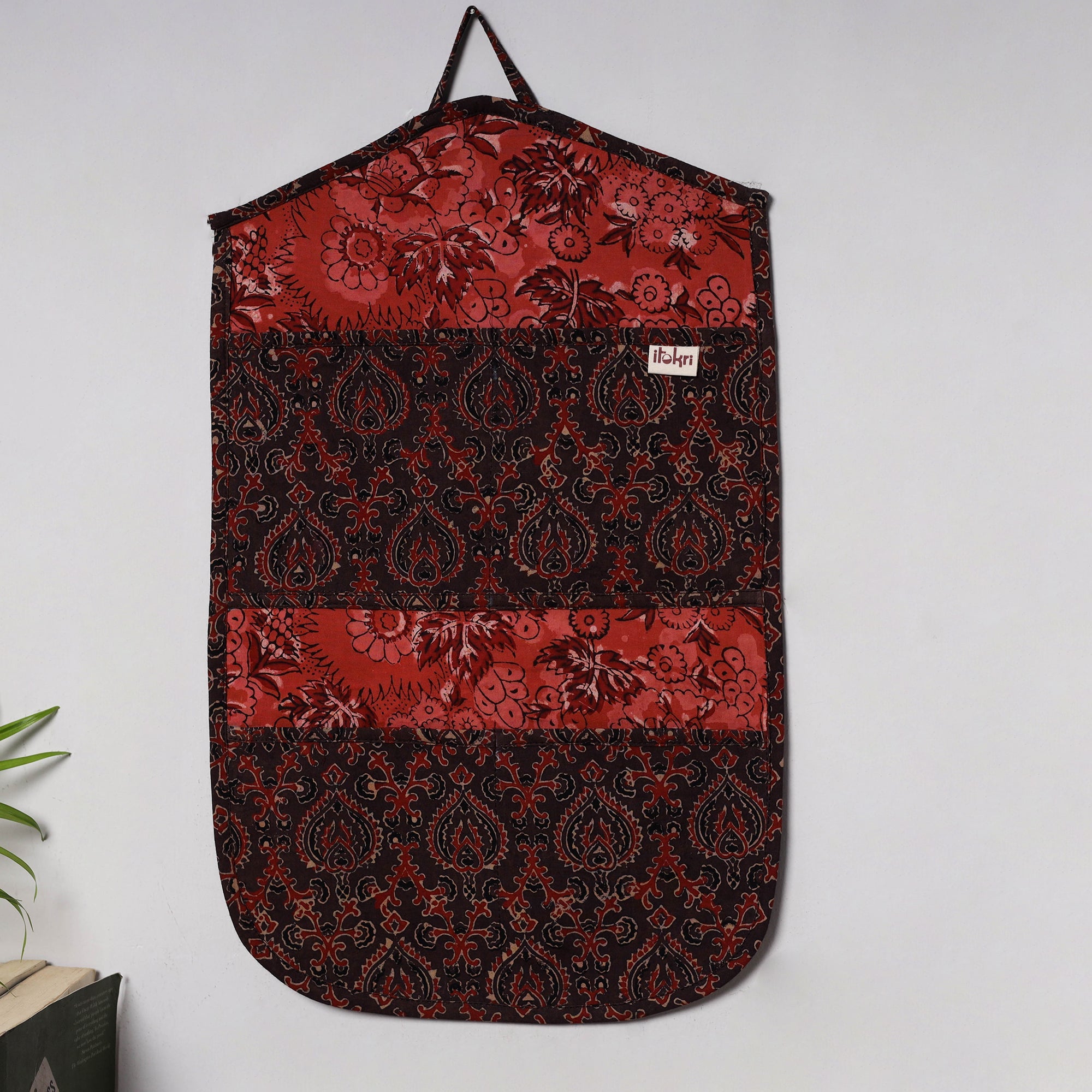 Multicolor - 4 pockets handcrafted cotton wall hanging