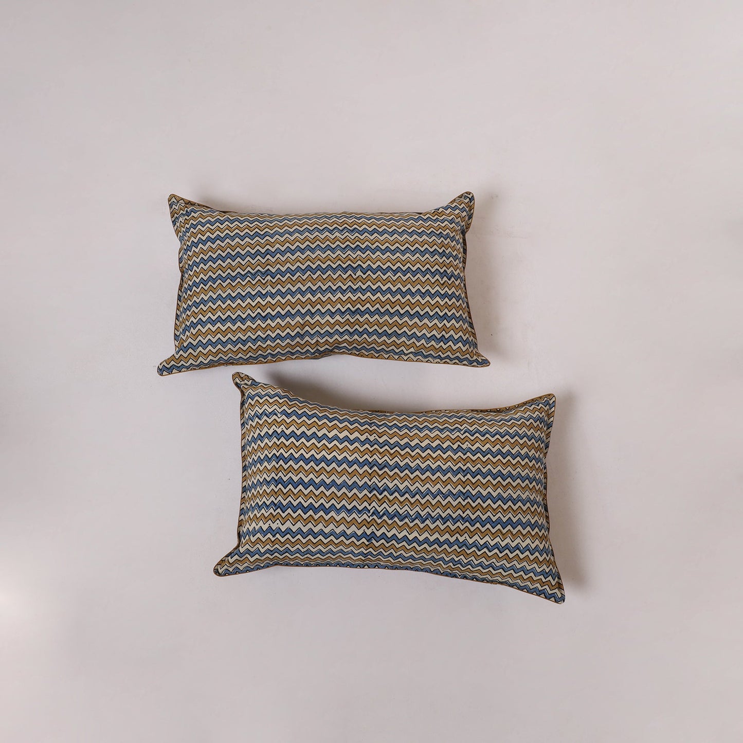 Hand pillow cover (set of 2) 04 - handcrafted