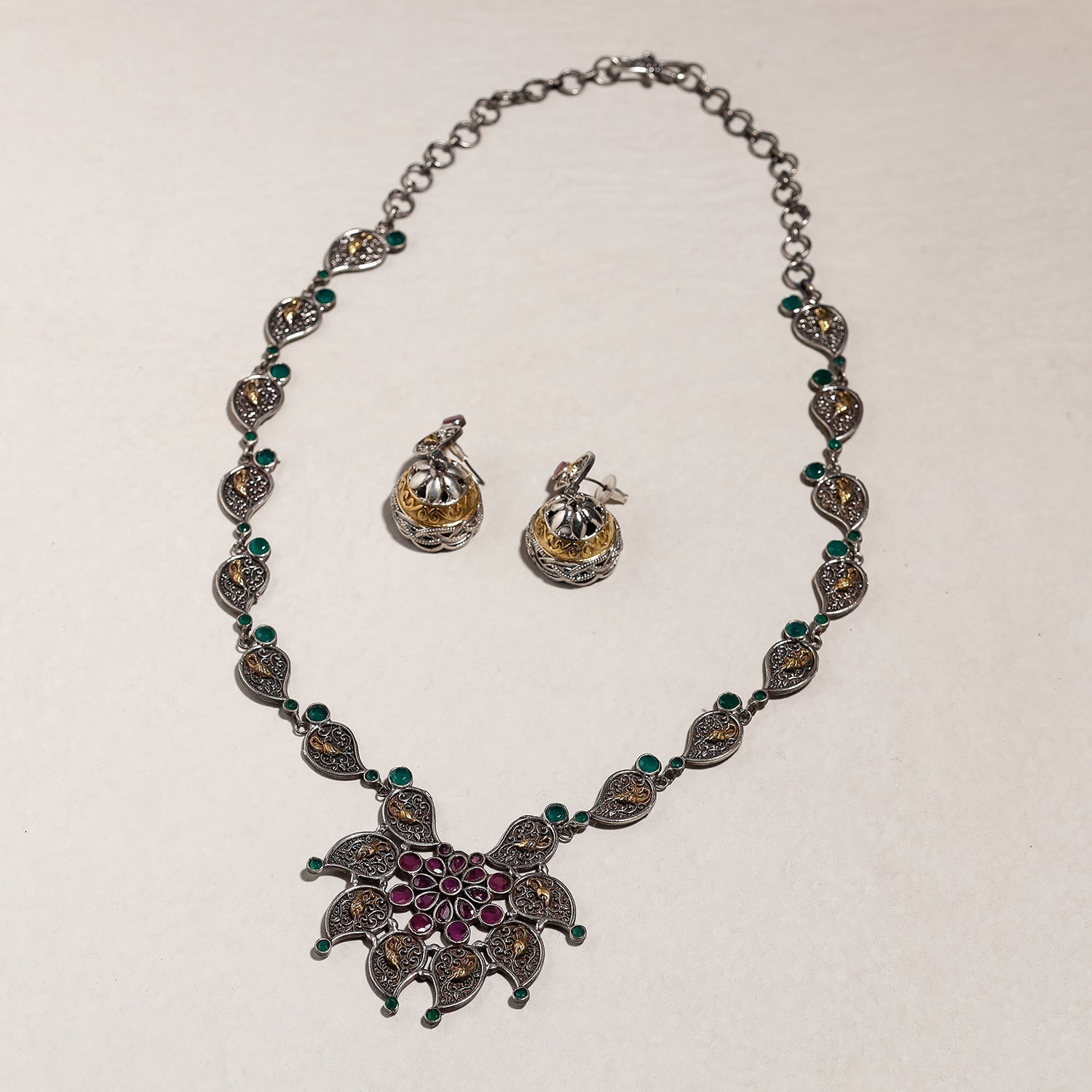 Buy Antique Dual Tone Oxidised Brass Base Stone Necklace Set Online at iTokri.com