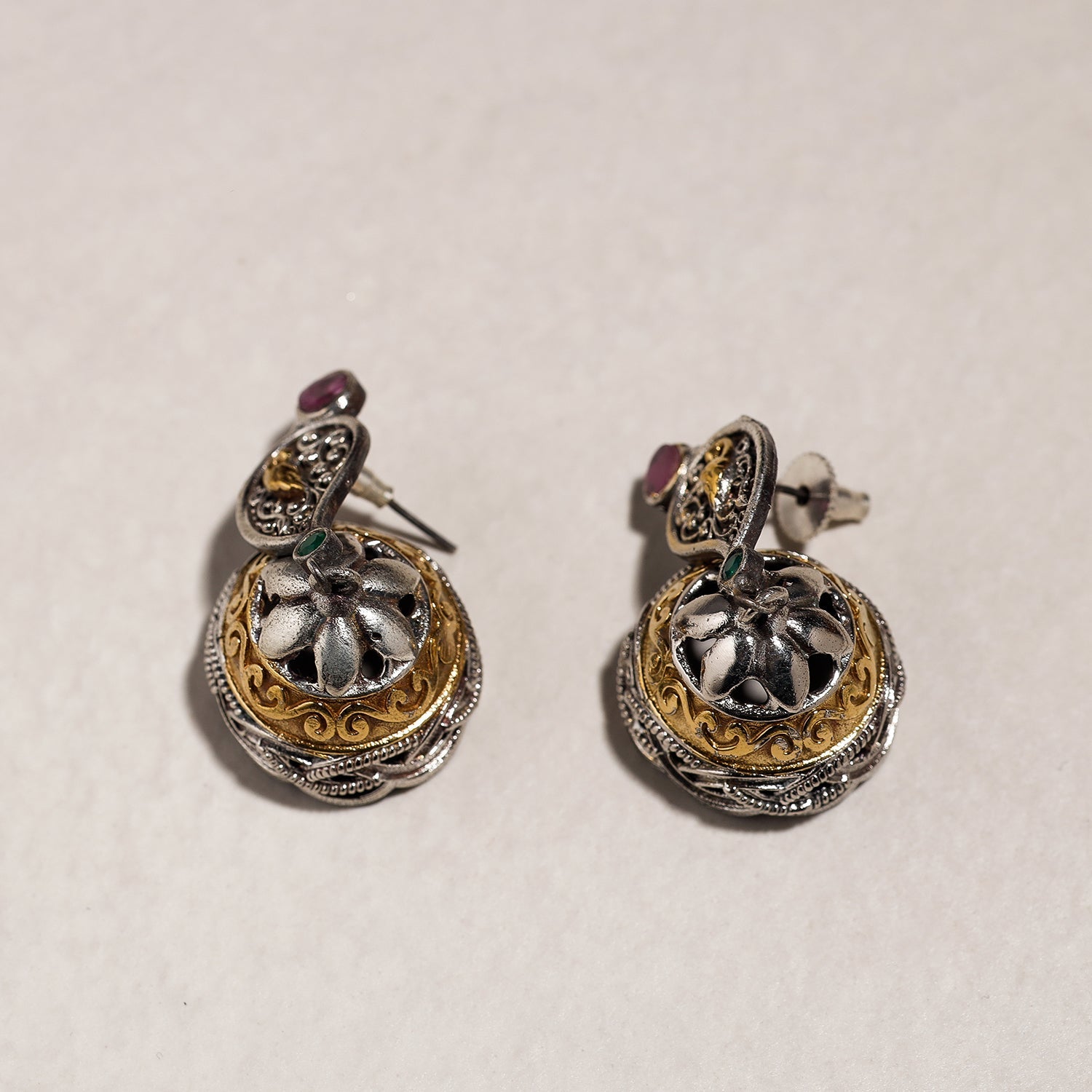 Buy Antique Dual Tone Oxidised Brass Base Stone Necklace Set Online at iTokri.com