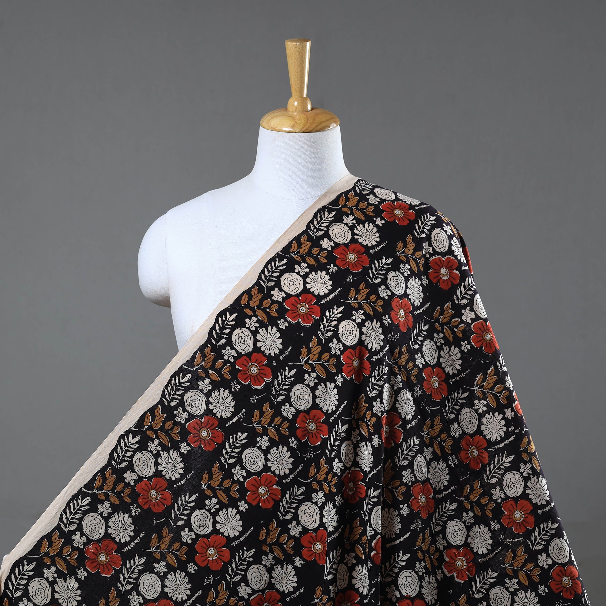  Multicolor Bagru Dabu Print Fabric in Cotton 