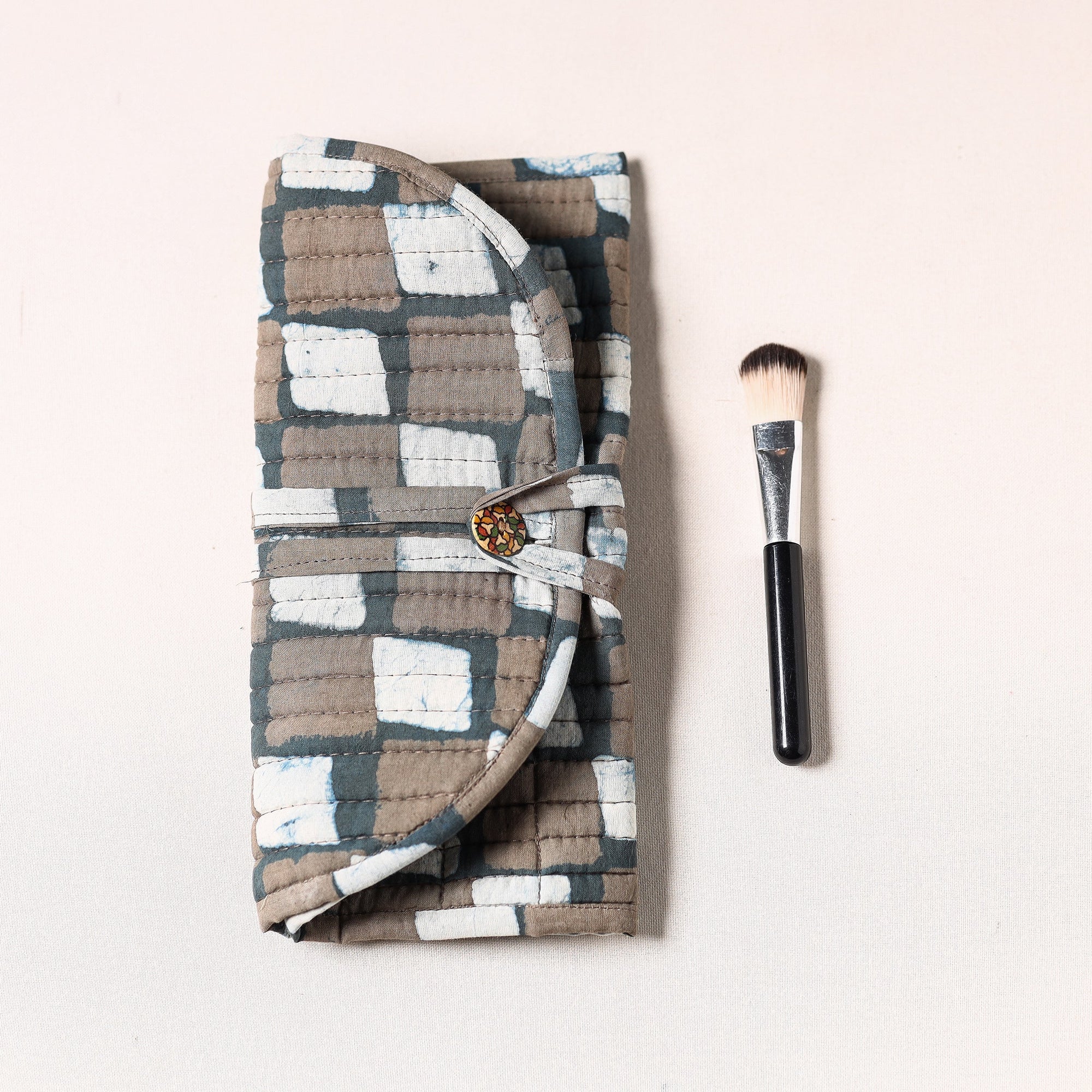  Multipurpose Segmented Make-up Brush Wrap Pouch/Case 