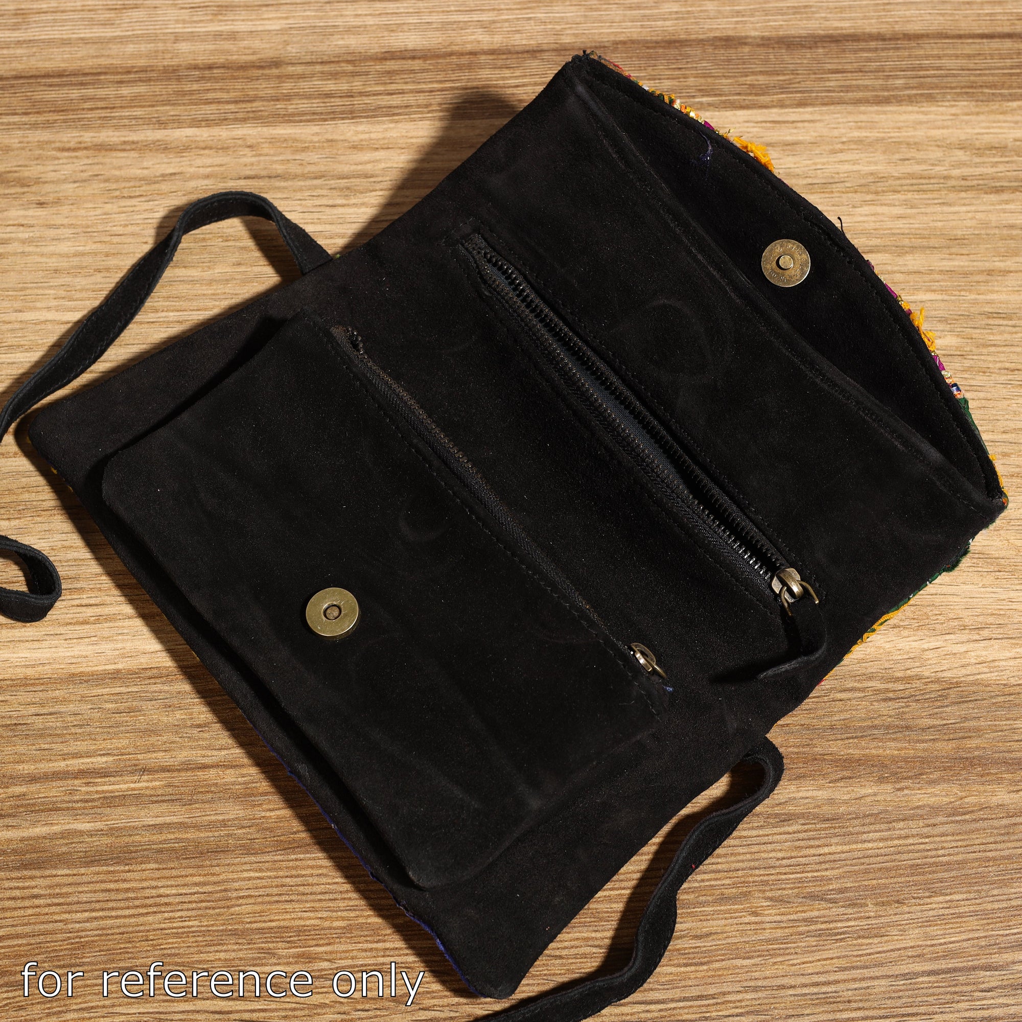 Buy Banjara Vintage Embroidery Mirror & Coin Work Sling Bag 04 Online l iTokri.com 