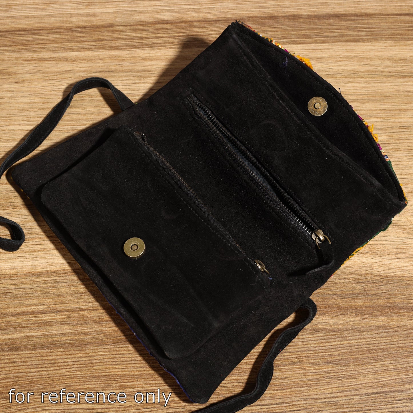 Buy Banjara Vintage Embroidery Mirror & Coin Work Sling Bag 04 Online l iTokri.com 