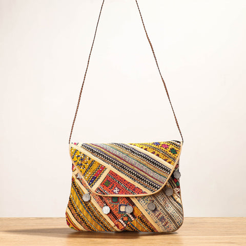  Banjara Vintage Embroidery Mirror & Coin Work Sling Bag Online at iTokri.com 